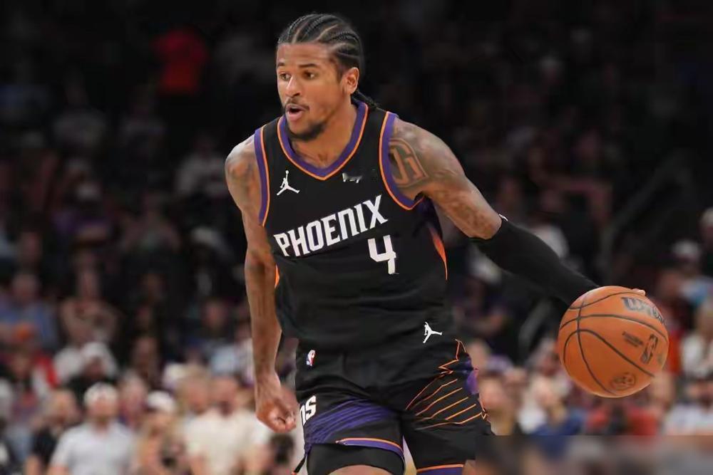 他自掏600多万美金，求着球队把自己交易走。今天，这个被火箭扫地出门的年轻人，拖