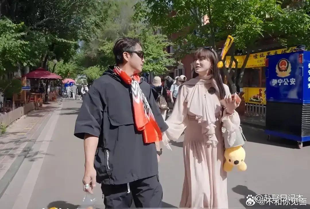 冉莹颖化好妆刚出门，邹市明就想回酒店歇着，旅行里最扎心的不是累，是节奏撞上了