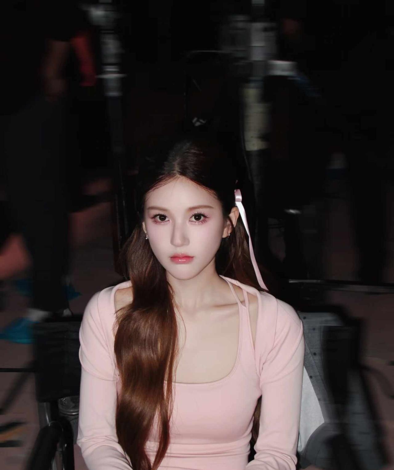 就这样美美看镜头🥹赵露思赵露思我可以是任何赵露思曼谷演唱会韩系女团风