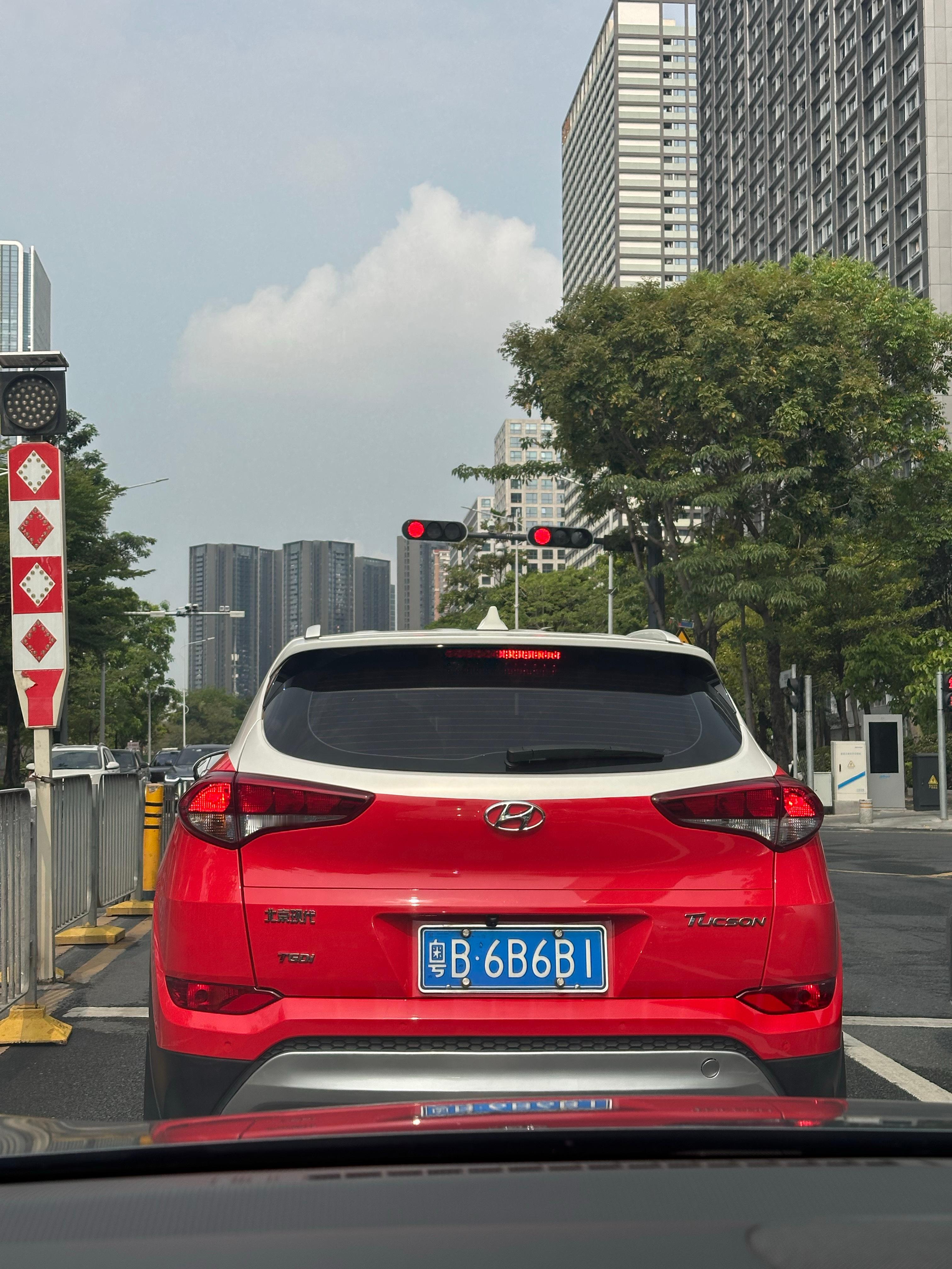 这种双拼色真难看啊….