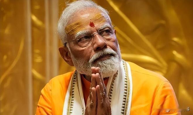 印度出手了！来自路透社1日消息，印度政府要求本地生产的智能手机，必须安装一款印