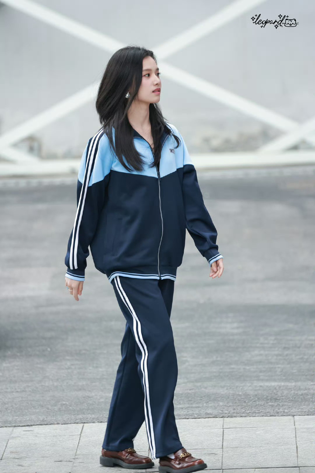 焕羽的校服女生还行男的……​​​