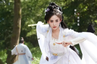 《赴山海》美女角色这么多，哪个是男主官配啊？男主吃的真好，很是羡慕。​​​