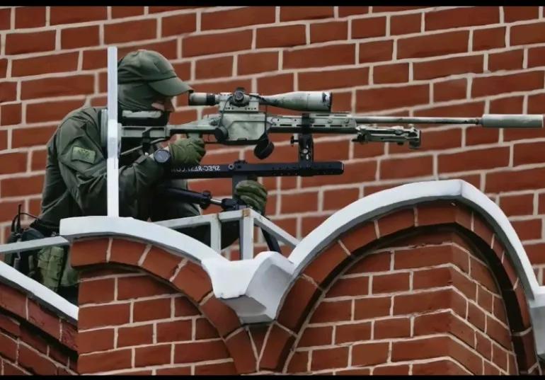 来自红场阅兵狙击手的压迫感！t5000高精狙击枪有效射程2000米枪1270mm