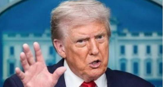 特朗普和加州州长纽森再次隔空“对骂”。特朗普北京时间1月6日晚写道：“加州在