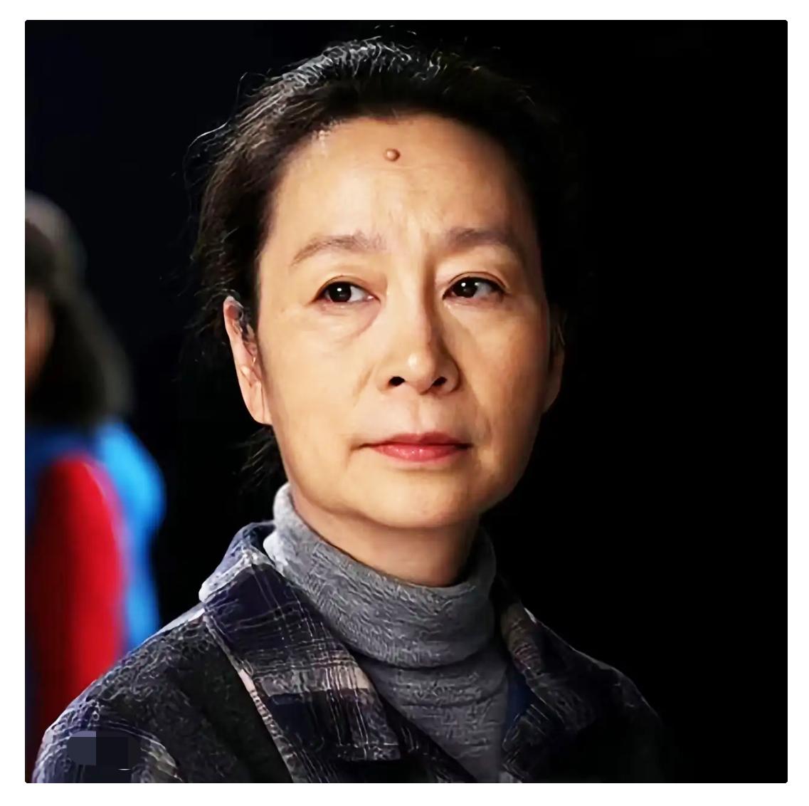 他去美国进修，整整两年没见老婆。归国推开门，竟撞见妻子在坐月子，他没有发火，没有