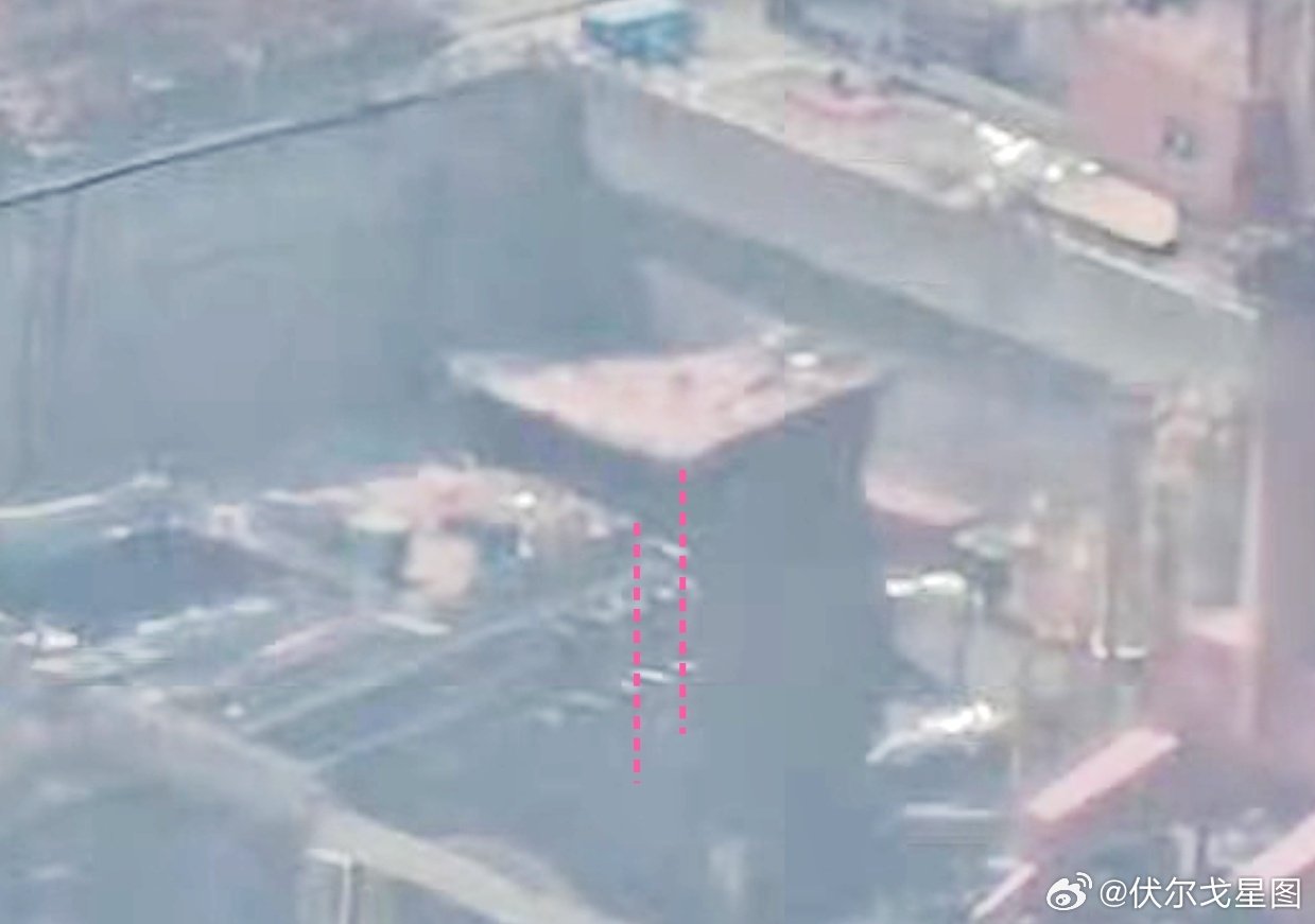 毫无底线的无耻图源见图二未合拢间隔三米的二总被数人测量计算在水线长度内(3米)，并配合倾斜不同层数测