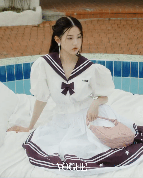 中韩女星撞衫🈶感觉还是杨超越更漂亮清纯​​​