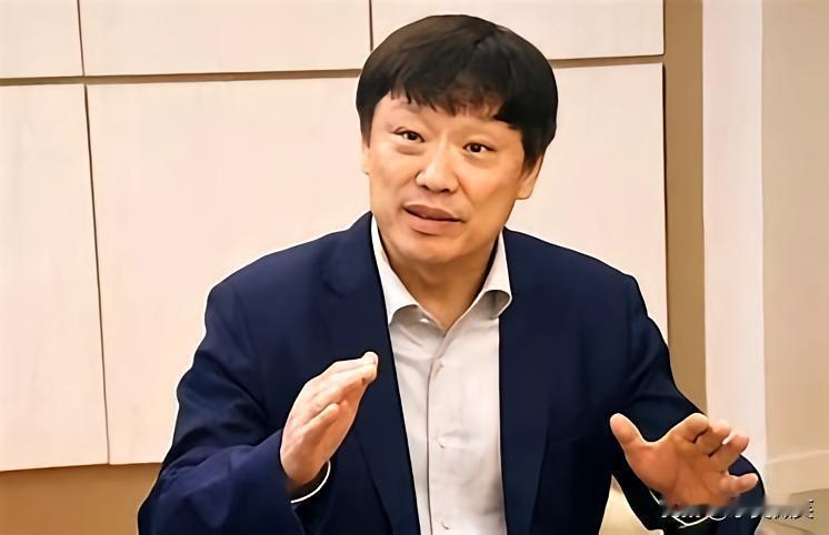 胡锡进就英语学科事件第一时间发声，旗帜鲜明的亮出了自己的观点，“坚持英语的主科地