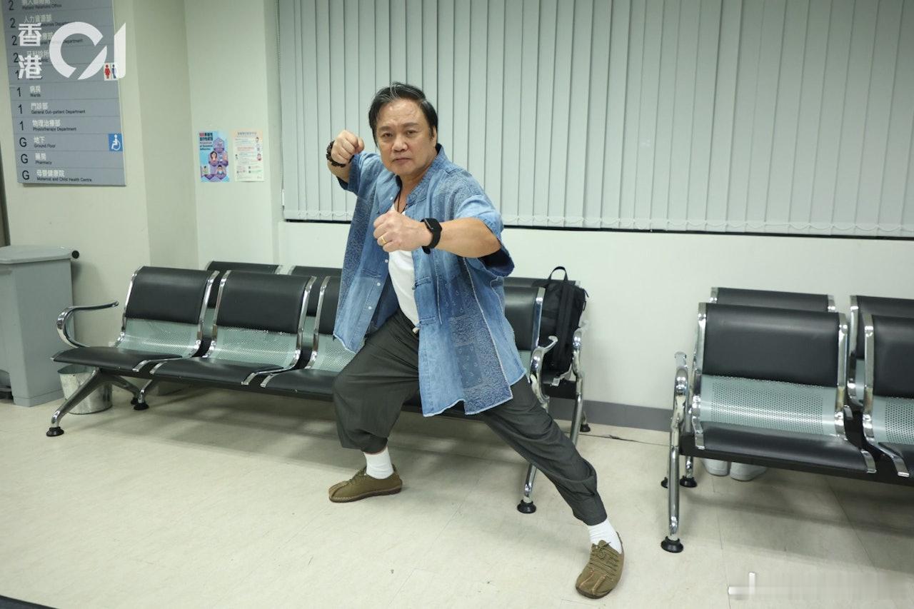 香港艺人罗莽失联据港媒，香港艺人罗莽常用手机号暂时停止服务，电影公司回应表示：