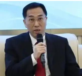 法学界的陈枫教授抛出了一个惊人建议，他大声疾呼国内所有的幼儿园和中小学校，必须要