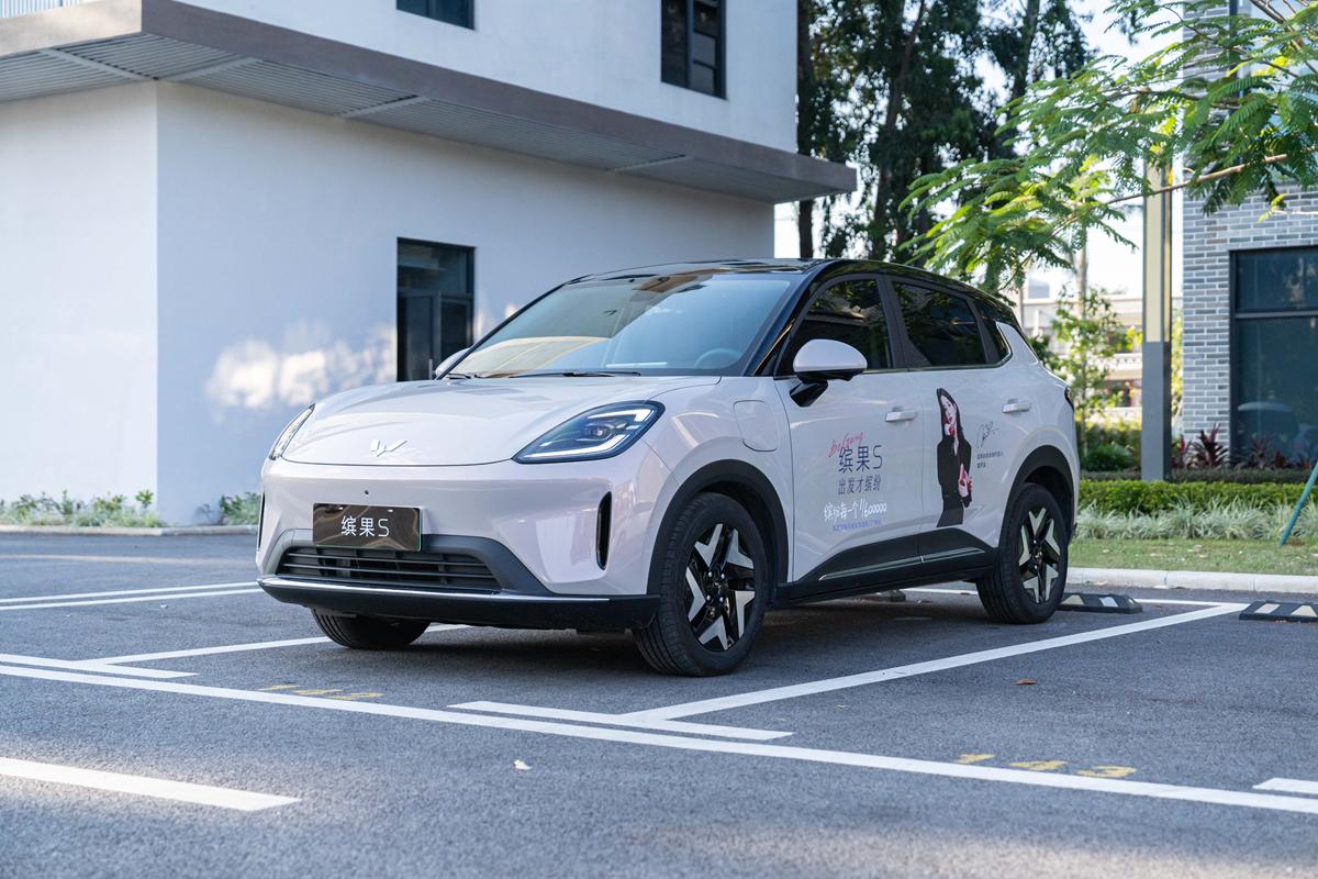 冬天来了，你的纯电小车准备回车库“睡觉”了吗？面对冬季严寒和冰雪路面，不少纯电