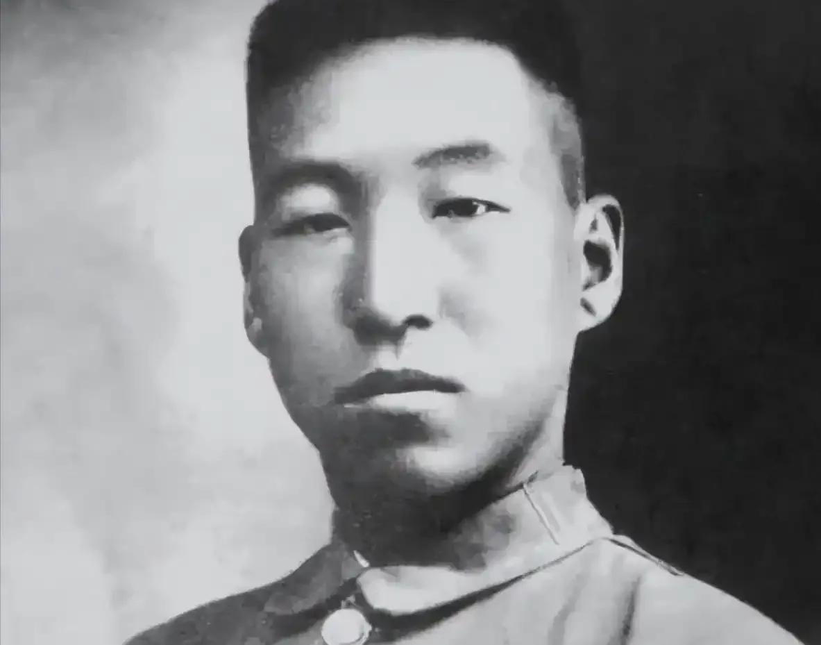 1988年，农民朱海清在地里干农活，村长气喘吁吁跑来：“别干了，快回去，你家来了