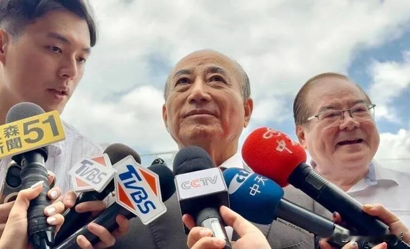 王金平受邀担任国民党“最高顾问”郑丽文携四位副主席亲自高规格送聘书！202