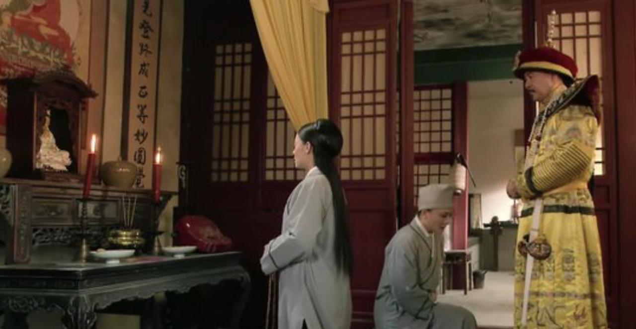 最高级的操控，是让你心甘情愿地，替对手完成最关键的那一步。甘露寺那夜，皇上推开