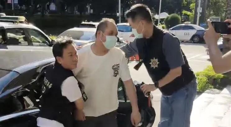 打日本人矢板明夫的香港男子被台地检署处理，法院羁押禁见台中又一次被卷进两岸舆