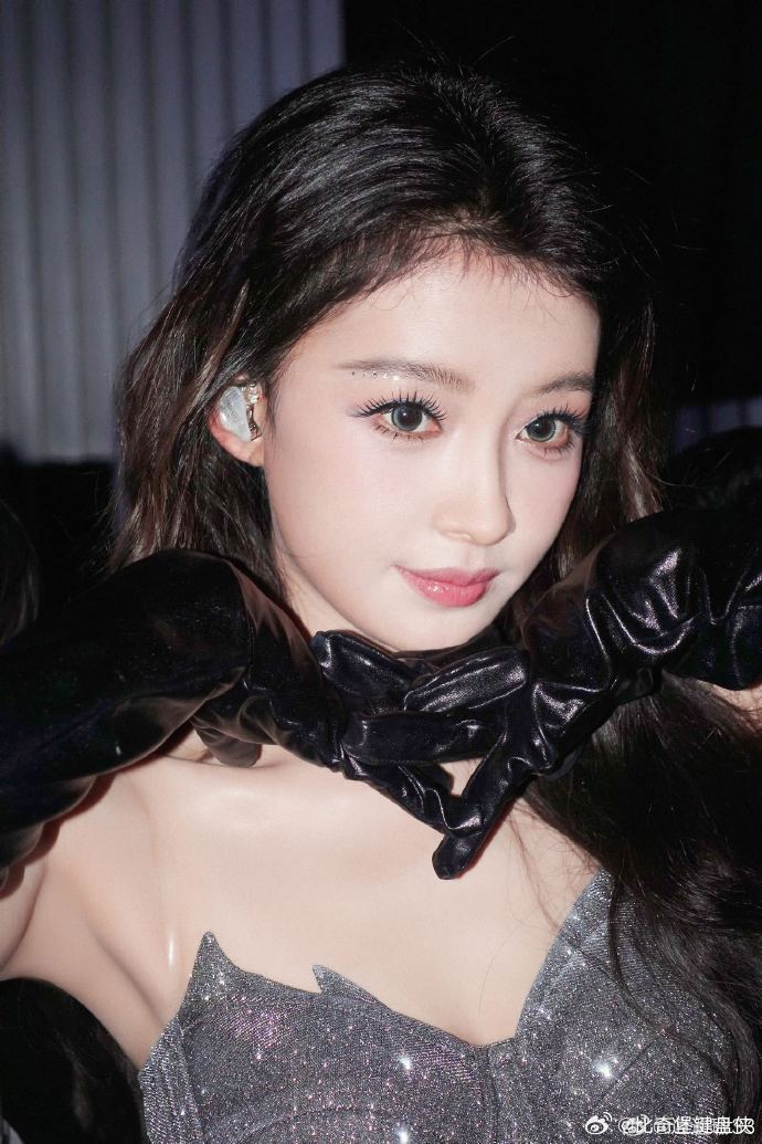 孙怡建模建得很好乘风2026真的被孙怡反差到😎，平时温柔挂的姐姐，乘风202