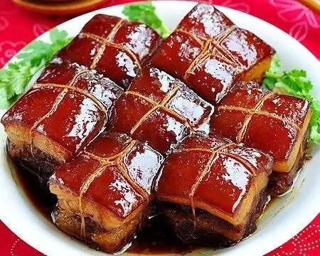 ---标题：吃了还想吃！东坡肉的秘密武器，肉酥汤浓，肥而不腻，秒变朋友圈“吃