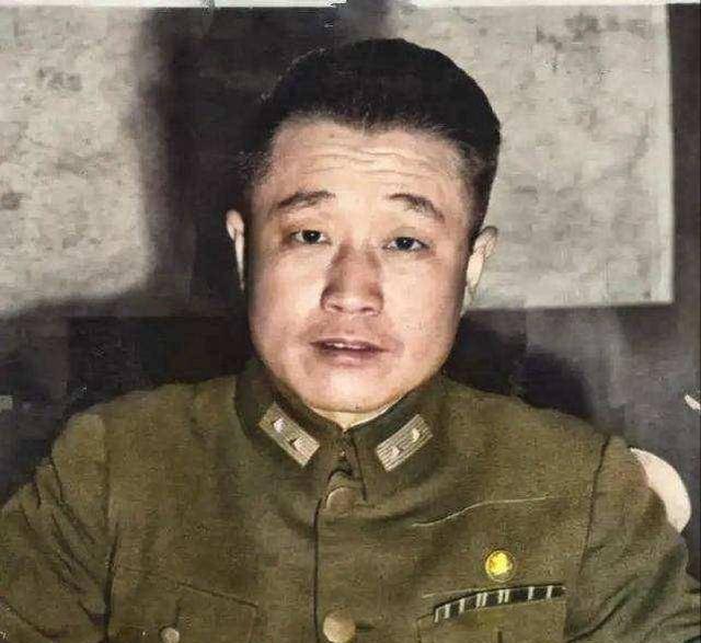 在国民党高级将领中，杜聿明开始时并不显山露水，只能说是中规中矩而己。杜聿明19