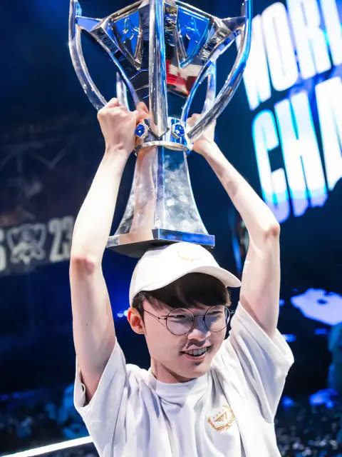 S16即将开打，T1作为LCK三号种子参赛，队内传奇选手Faker是第一位以赛区所有种子顺位都获得世