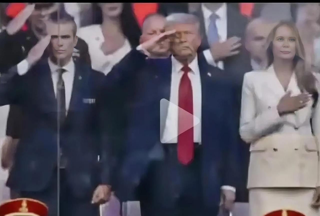 特朗普心心念叨的美国阅兵开始了，美国人庆祝陆军成立250周年活动也是仪式感满满。
