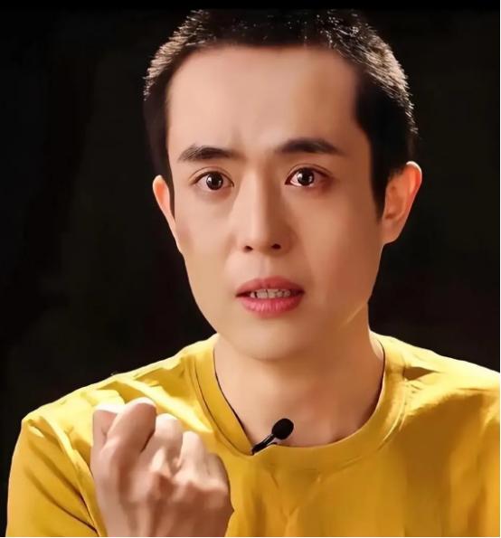 园区最赚钱的买卖，压根不是“电诈”！你真以为他们只会骗你转账？拨电话、发信息，等