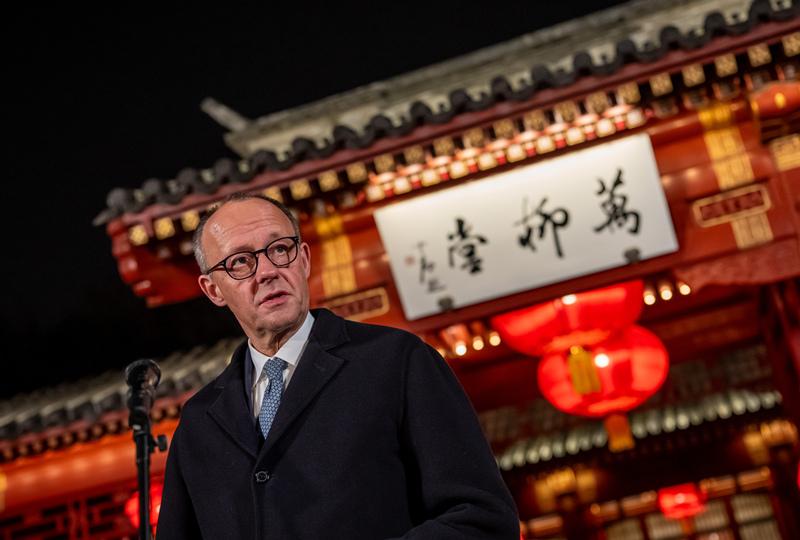 德国总理访华第一天，就获得一笔“超级订单”，120架空客飞机，让默茨喜上眉梢。更