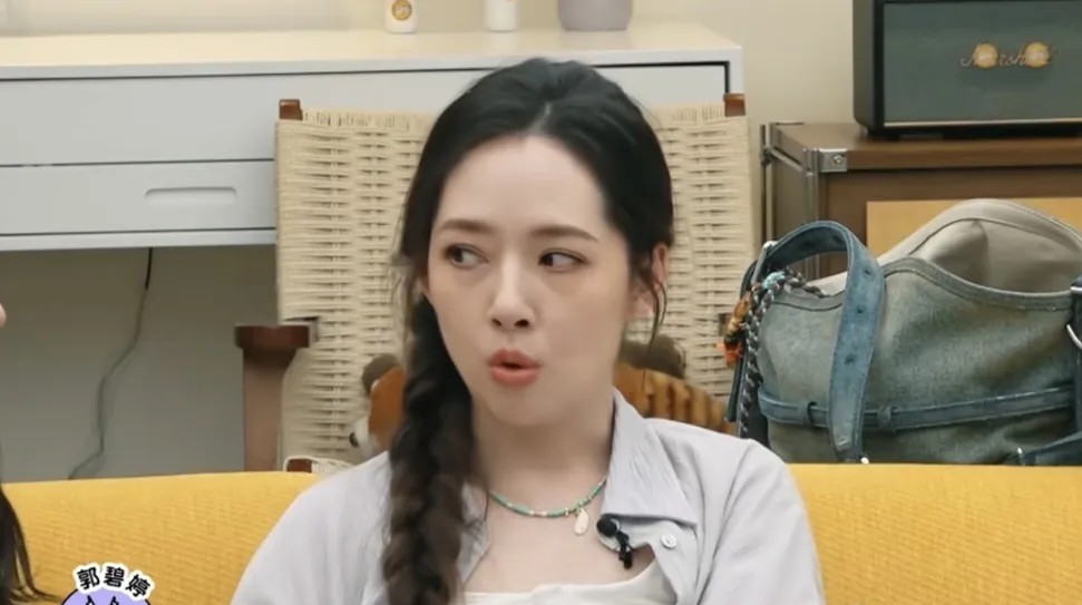 郭碧婷儿子是淡人！谢依霖：“你觉得你儿子像你多一点，还是你女儿像你多一点