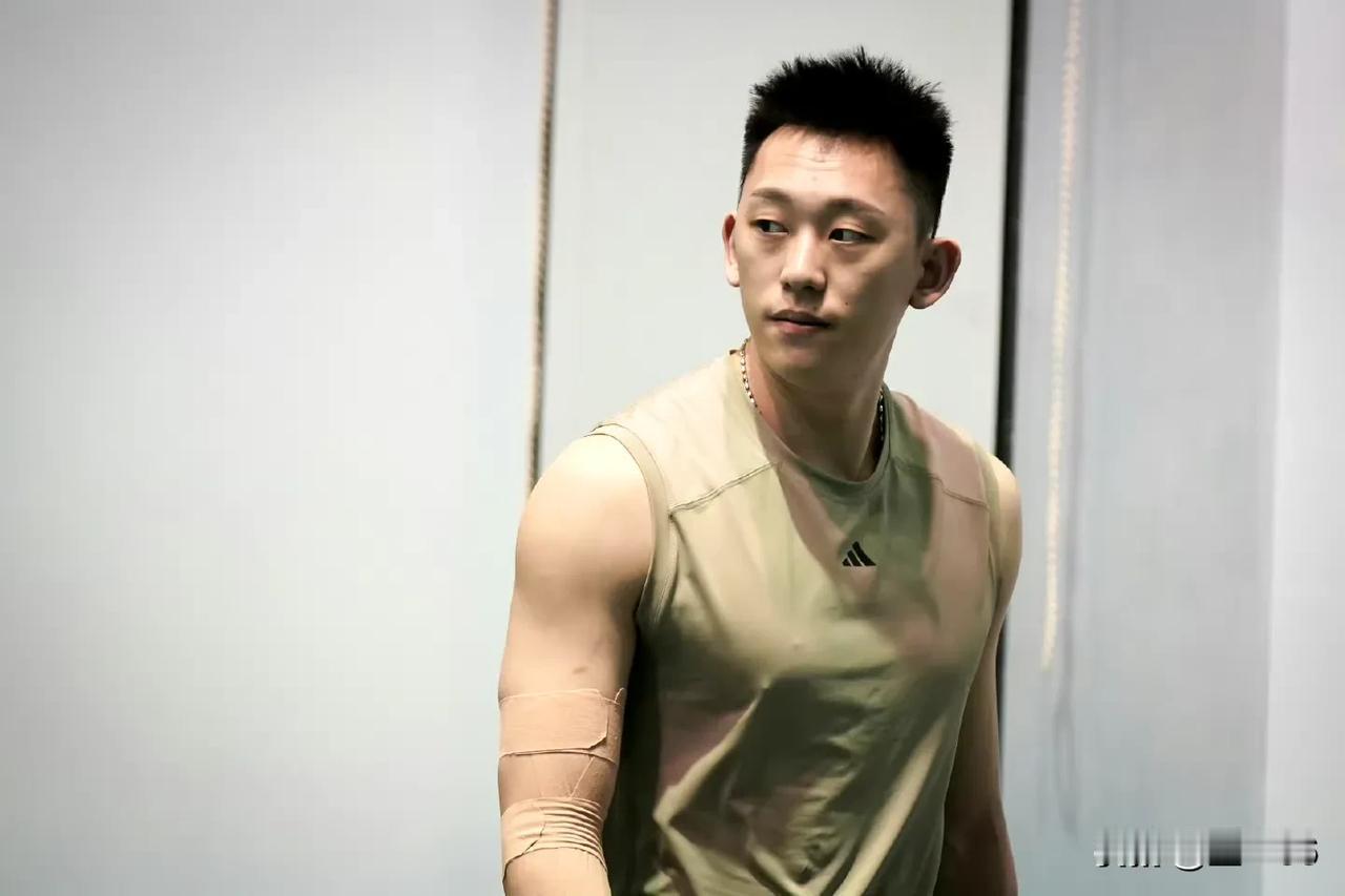 现在中国男排集训队里除了主攻组其他位置都有减员主攻集训名单有俞元泰陈禧龙王