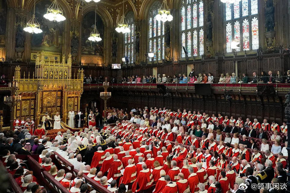 【贵族退出议会：英国在700年后将世袭贵族逐出议会】伦敦（美联社）——英国议会投
