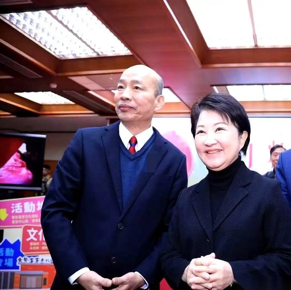 关于2028年那个最关键的位子，韩国瑜和卢秀燕到现在谁也没打算先往后退一步。现在