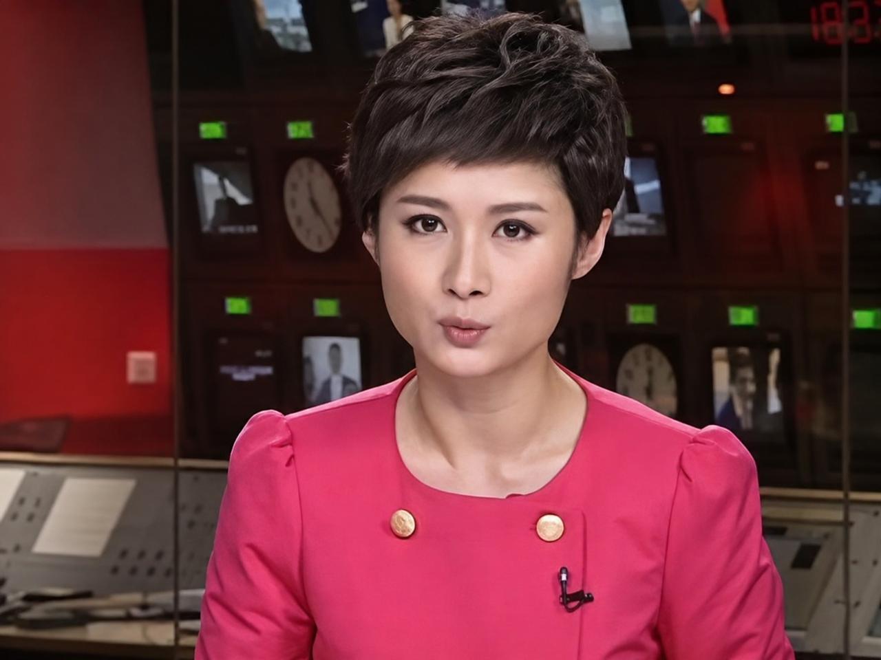 陈璇那一蹲把脸都蹲没了我反复看了好几遍，真正让人不舒服的，不是半蹲这个动作，