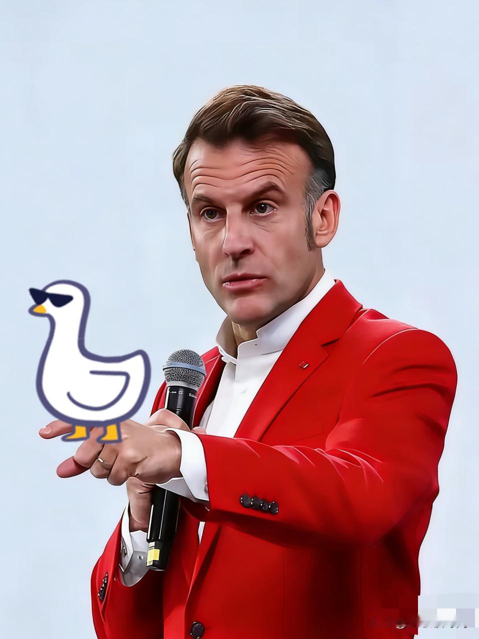 马克龙前脚刚走，就对我们发出警告！12月7日，马克龙在接受法国《回声报》采访时