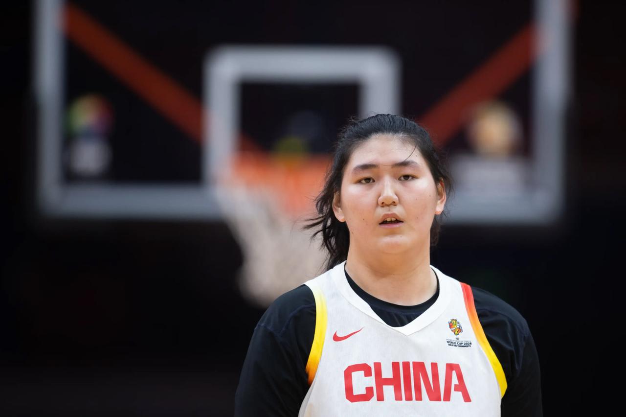 中国女篮19岁的年轻中锋在亚运会的赛场上再度爆发，并成为帮助球队斩获两连胜的关键