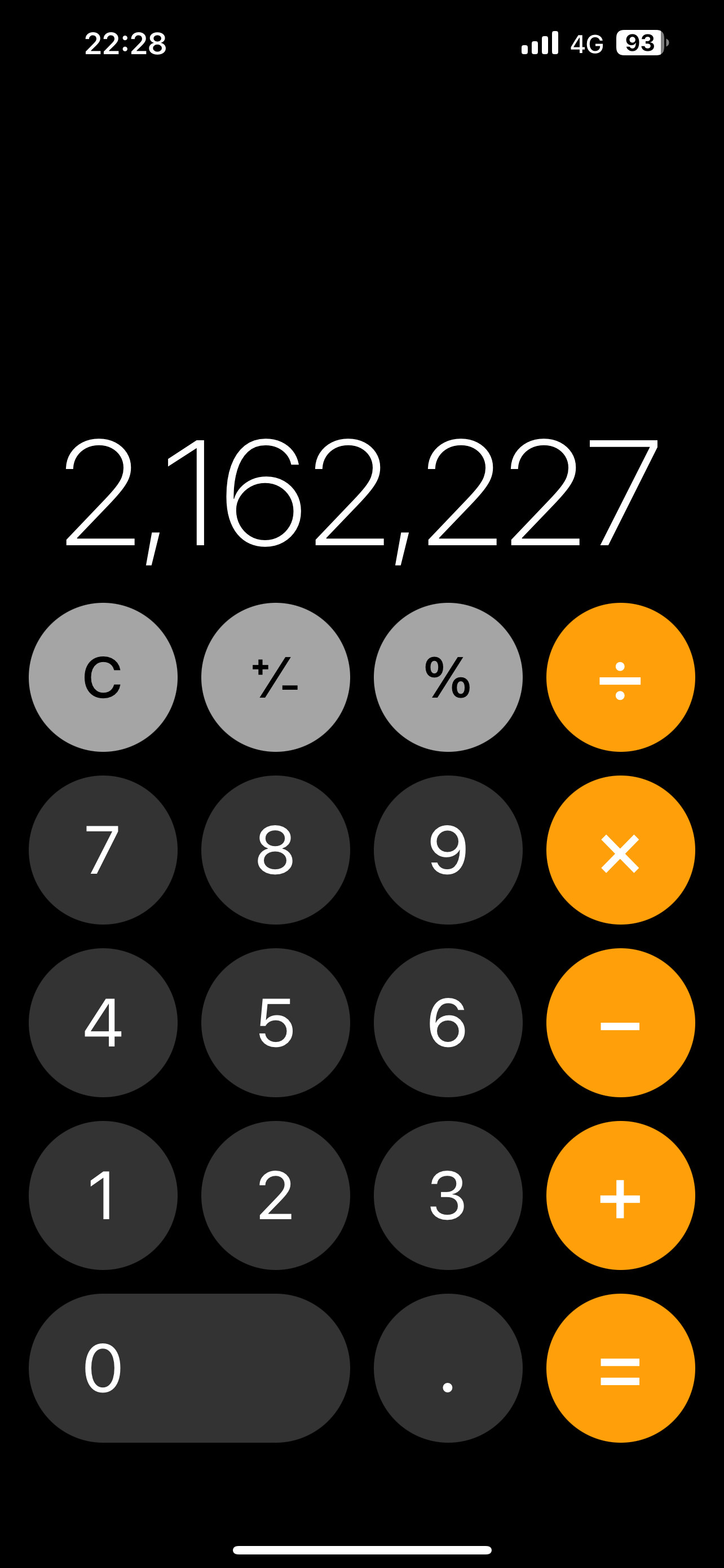 这个魔术～咋说呢我觉得问题就出在当时让大家乱按手机的时候看似是乱按，其实都是