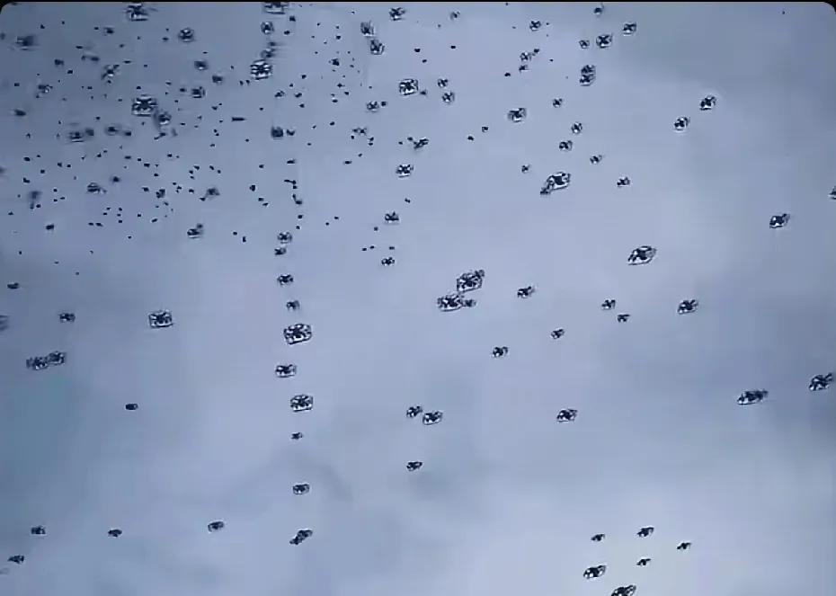 印度学乖了，不再使用战斗机发射导弹了，改用无人机空袭了。印度发现阵风无法占到便宜