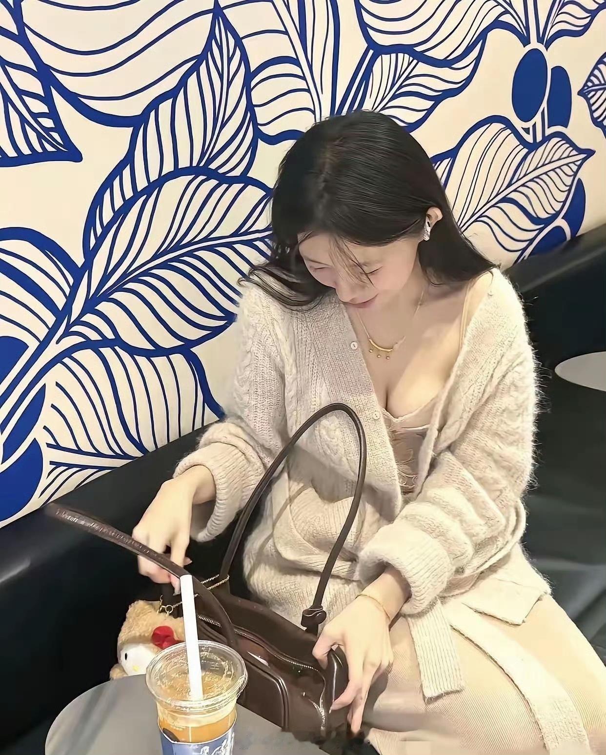 吃饱，玩的开心