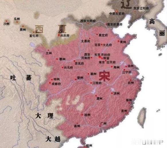 盛唐时由于府兵制的崩溃以及对外用兵的需要，开始转而募兵制。为了提高效率中央大规模
