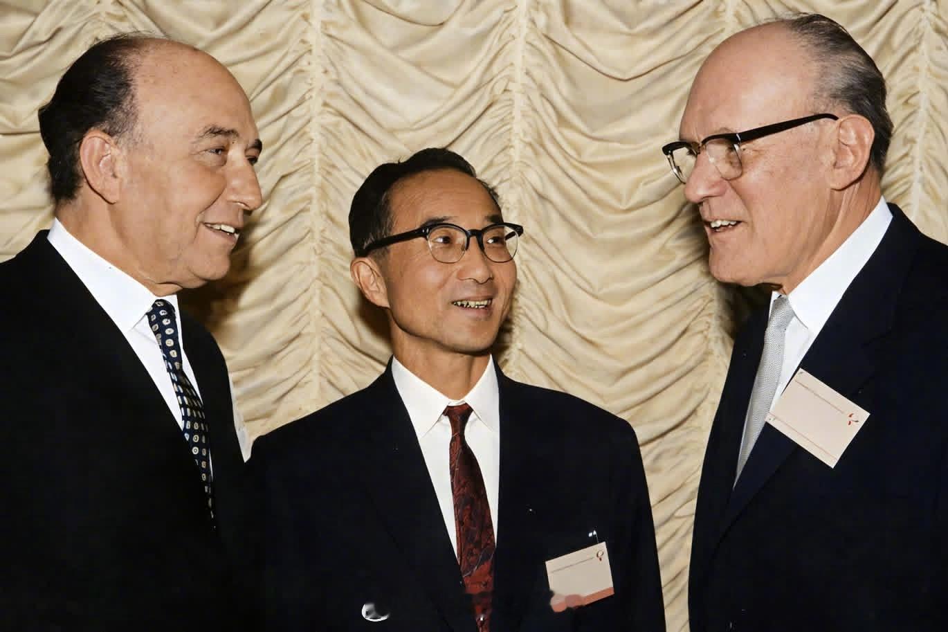 照片中的历史1967年，航空设计领域的大师级人物齐聚一堂。从左至右：朱塞佩·加