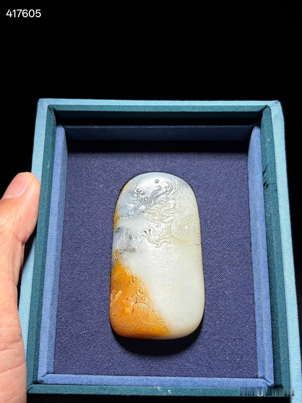 和田玉籽料龙凤纹雕件尺寸6.8×3.6×1.68厘米，重量77.5克