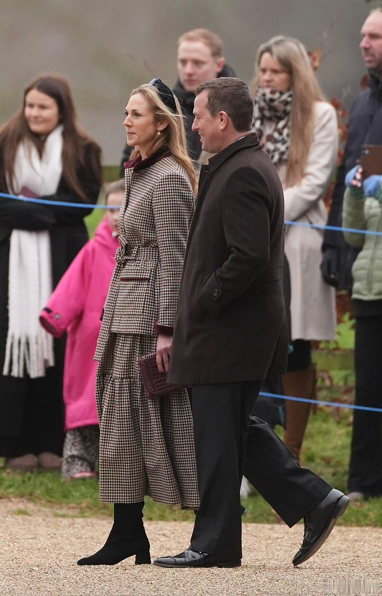 英国王室🇬🇧12月28日，查尔斯国王在妹妹安妮公主夫妇、弟弟爱丁堡公爵夫妇