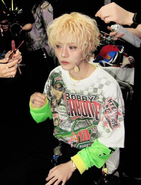 1.鹿晗现在圈内工作不是很多，主要就是开演唱会了。2.关晓彤属于吃胖点就上脸看