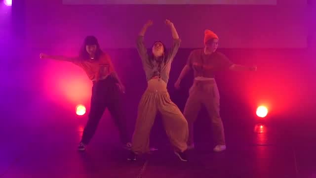 98年街舞机械舞世界冠军美女三人组登台合体