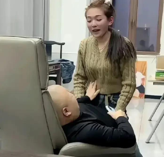媳妇选择净身出户，老狗离婚事件剧终？最近作为驴家老四的老狗因为和媳妇闹离婚成了