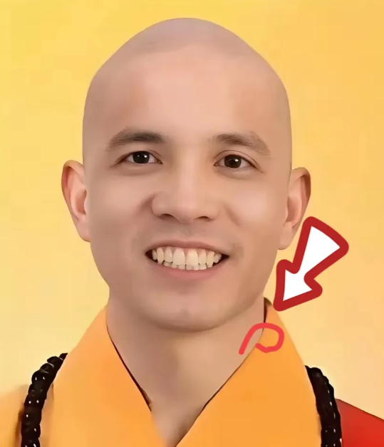 少林新掌门上任第三天，做出三条新规：1.原400元一炷的平安香，现在免费领取，想