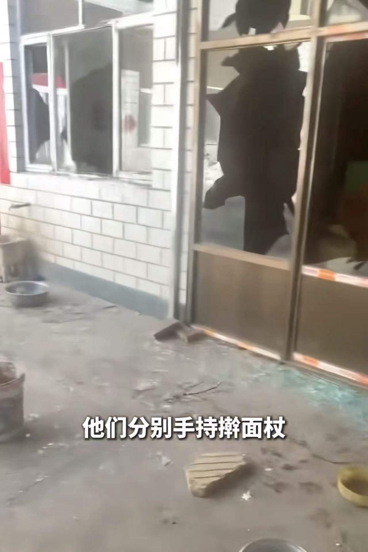 防卫？”山西长治，一条狗命引发的人命案今日开庭！死者妻子说：“我们砸了玻璃，该我