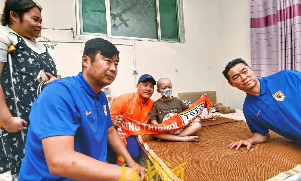 山东泰山足球俱乐部大换血，新人新气象，前鲁能功臣返回泰山队任职。深入社区与球迷互