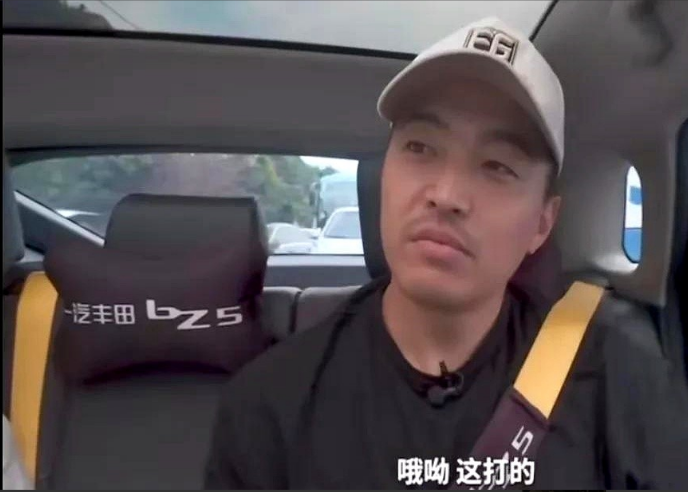 怎么办？真的很好磕！陈梦参加节目，节目嘉宾谈起樊振东，陈梦没有过多的言语，但