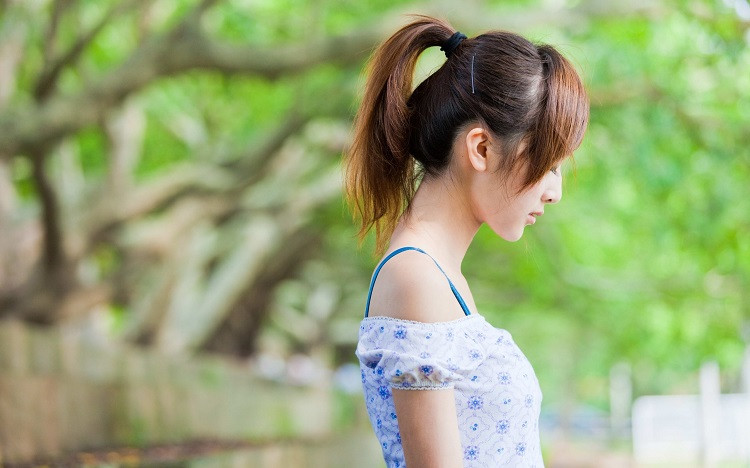 女人不允许牵手，多半是这几个原因：1.当你是好朋友，不想超过边界；2.根本看