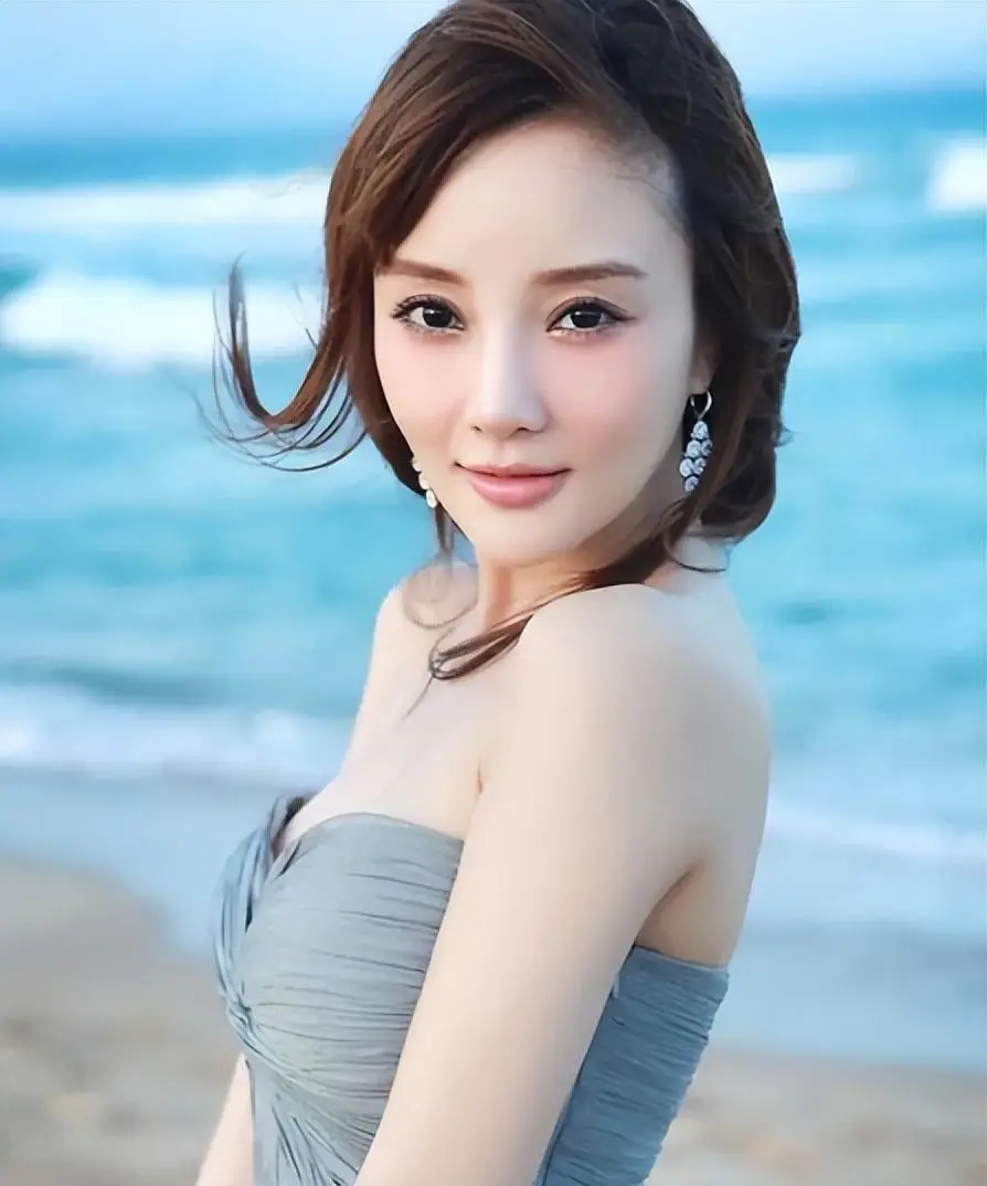 从家喻户晓的“金鹰女神”到遭人唾弃女星